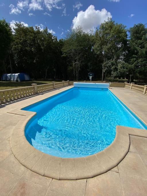 Вілла Le Cabaret Paisible Avec Piscine Montierchaume Екстер'єр фото
